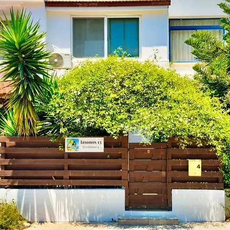 Pirate Harbor Townhouse - Pool - Patio - Walk To Apartment *