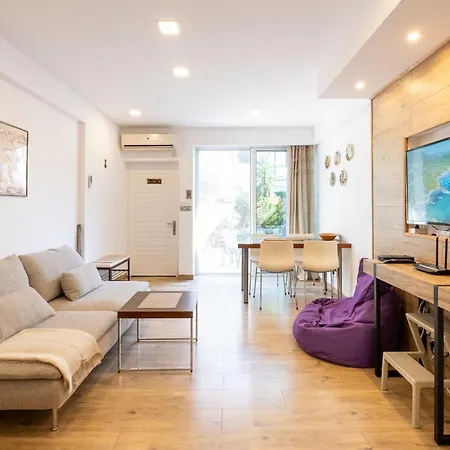 Pirate Harbor Townhouse - Pool - Patio - Walk To Apartment Paphos