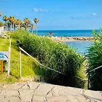 Pirate Harbor Townhouse - Walk To - Patio * Paphos