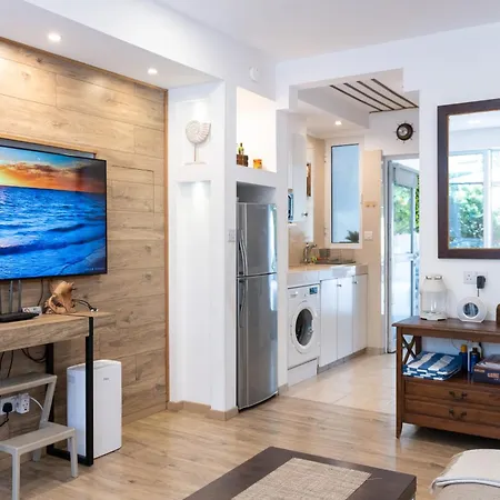 Townhouse By The Sea Pirate Harbor Apartment