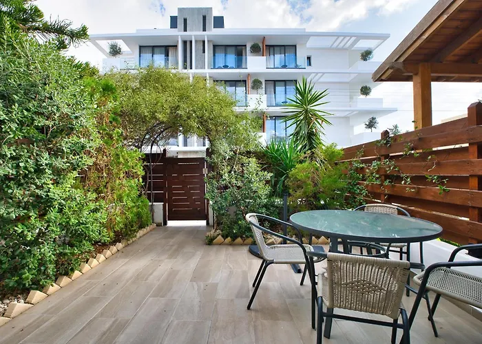 Townhouse By The Sea Pirate Harbor * Paphos